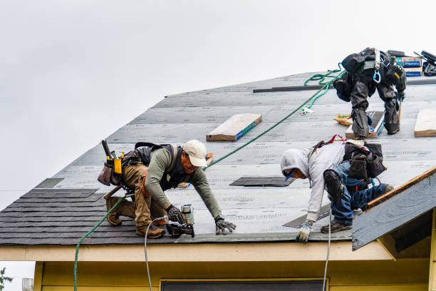 Professional Gutter Installation technician working in Manitowoc, WI